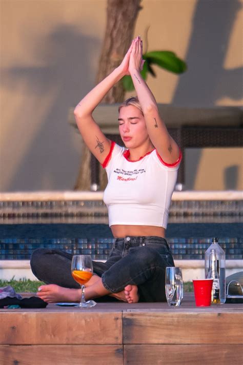 dua lipa nipple|14 Celebs Who Went Braless 